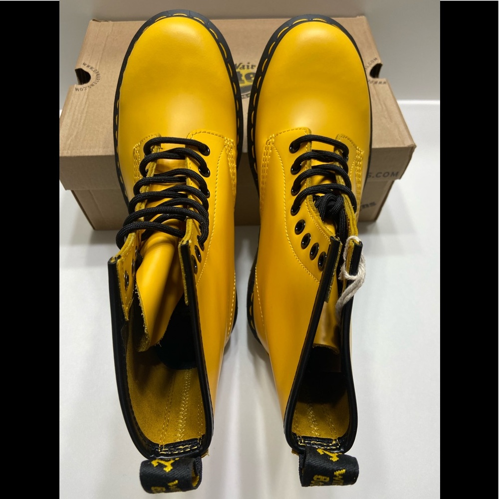 NEW Dr. Martens 1460 8Eye  Smooth Leather Boots - Picture 5 of 11